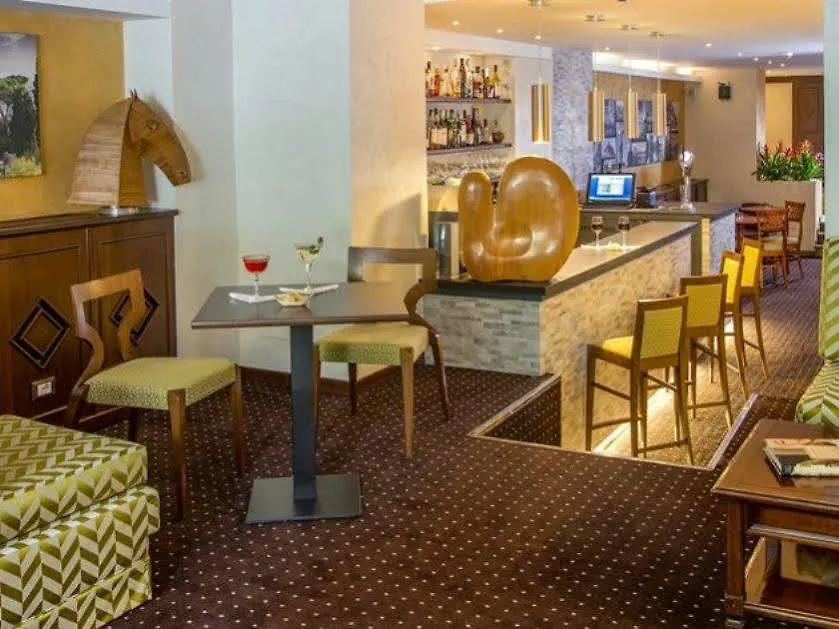 Hotel Oxford Rom 4*,